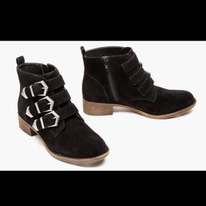 Olive Street Buckle Booties sz 7.5